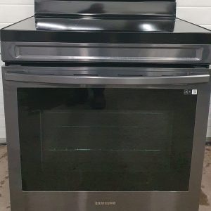 Used Less Than 1 Year Samsung Electrical Stove NE63A6711SG 3