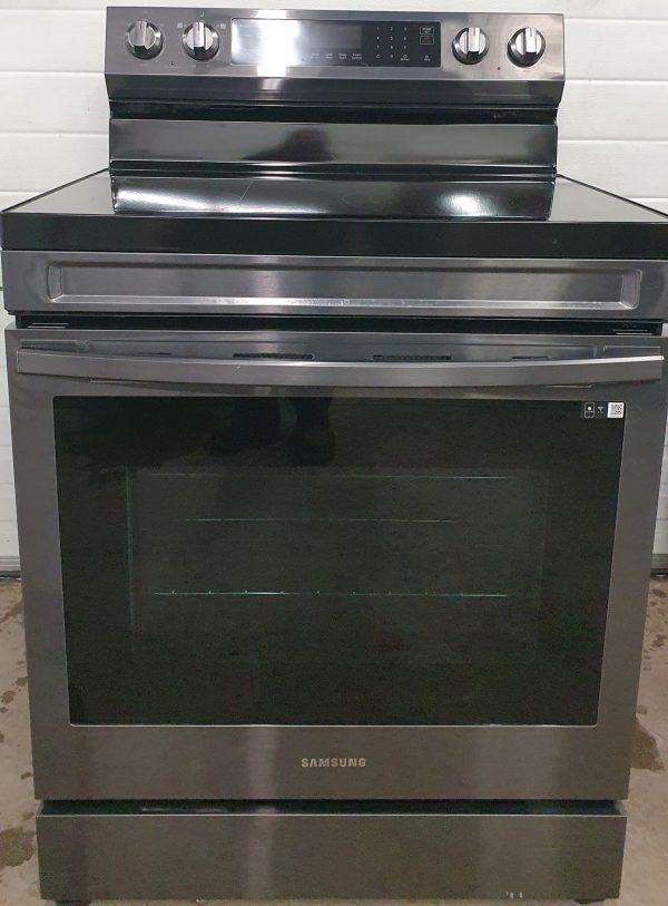 Used Less Than 1 Year Samsung Electrical Stove NE63A6711SG
