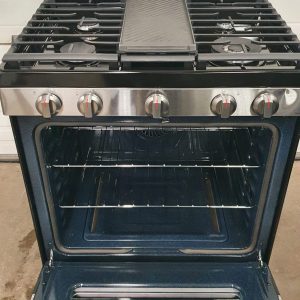 Used Less Than 1 Year Samsung Gas Propane Stove NX60A6511SS 3
