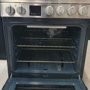 Used Less Than 1 Year Samsung Gas Propane Stove NX60A6511SS 4