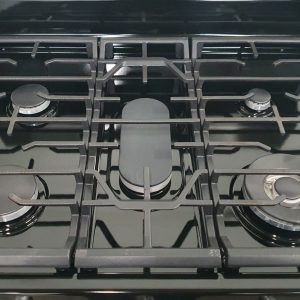 Used Less Than 1 Year Samsung Gas Propane Stove NX60A6511SS 7