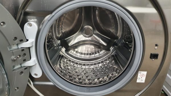 Used Less Than 1 Year Samsung Washing Machine WF45R6100AP