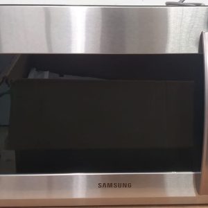 Open Box Samsung Microwave Range Hood ME17R7021ES 1