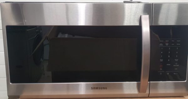 Open Box Samsung Microwave Range Hood ME17R7021ES