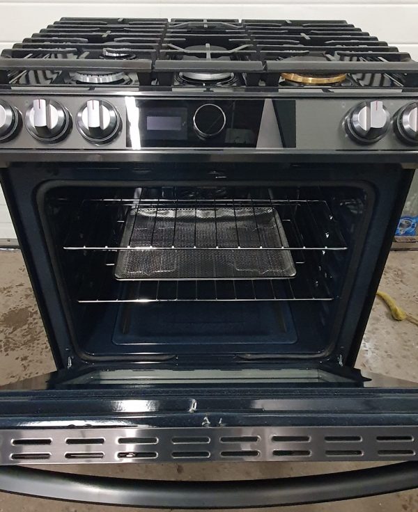 Used Less Than 1 Year Gas (Propane) Stove NX60T8711SG/AA