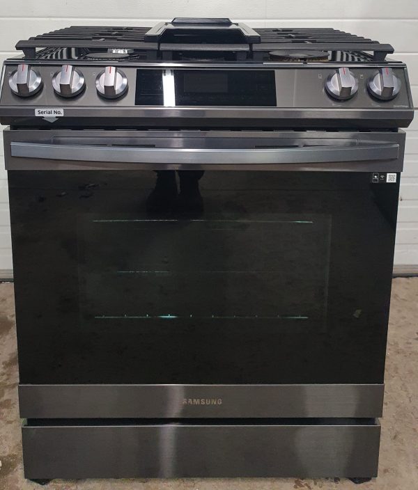 Used Less Than 1 Year Gas Stove Samsung NX60T8511SG/AA