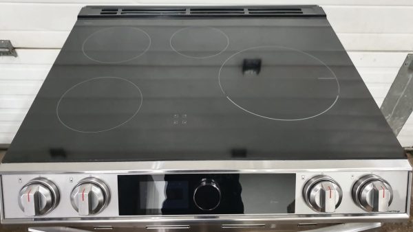 Used Less Than 1 Year Induction Stove Samsung NE63T8911SS/AC