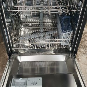 Used Less Than 1 Year Samsung Dishwasher DW80J3020US 4