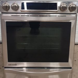 Used Less Than 1 Year Samsung Induction Stove NE58H9970WS 3