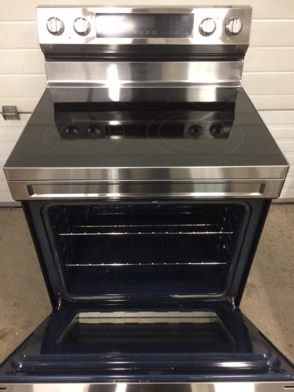Used Less Than 1 year Samsung Electrical Stove NE63A6511SS