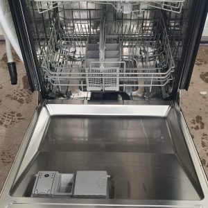 Used Whirlpool Dishwasher GU3200XTXY4 3