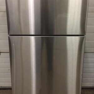 Used less than 1 year Samsung Refrigerator RT16A6105SR