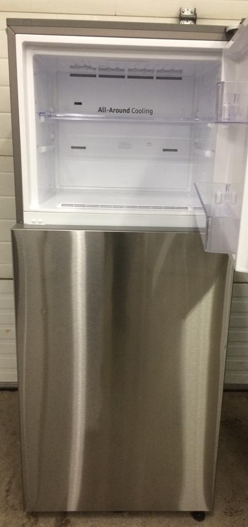 Used less than 1 year Samsung Refrigerator RT16A6105SR