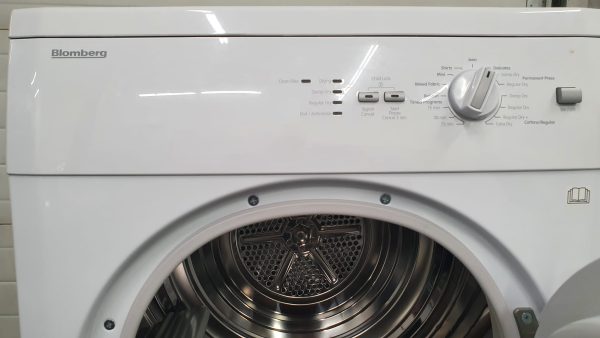 Used Blomberg Set Apartment Size Washer WM77110NBL00 and Dryer DV17540NBL00