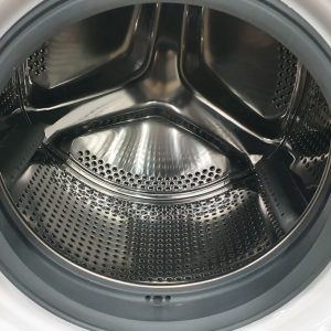 Used Blomberg Set Apartment Size Washer WM77110NBL00 and Dryer DV17540NBL00 5