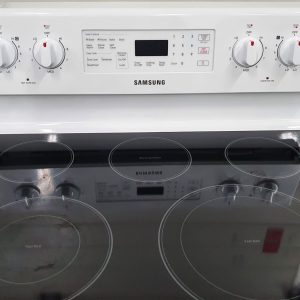Used Less Than 1 Year Electrical Stove Samsung NE59M4320SWAC 2