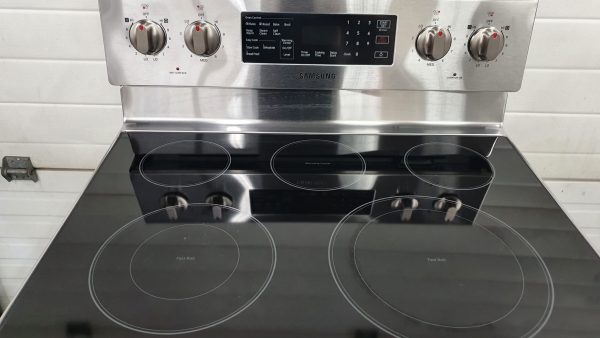 Used Less Than 1 Year Electric Stove Samsung NE59R4321SS/AC