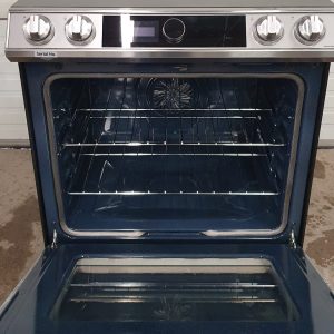 Used Less Than 1 Year Induction Stove Samsung NE63T8911SSAC 4
