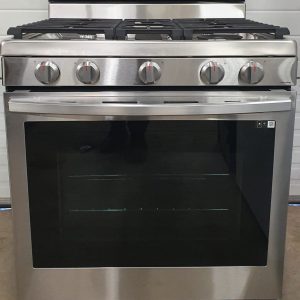 Used Less Than 1 Year Propane Gas Stove Samsung NX60A6711SS 1