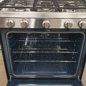 Used Less Than 1 Year Propane Gas Stove Samsung NX60A6711SS 2