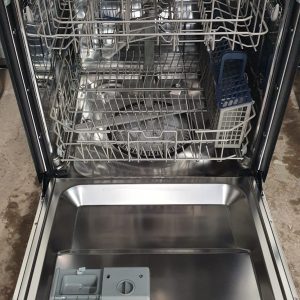Used Less Than 1 Year Samsung Dishwasher DW80R9950US 3