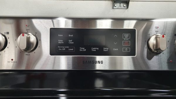 Used Less Than 1 Year Samsung Electric Stove NE59T4311SS