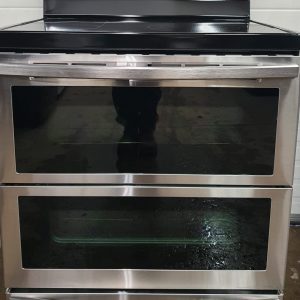 Used Less Than 1 Year Samsung Electrical Stove NE59T7851WS 1