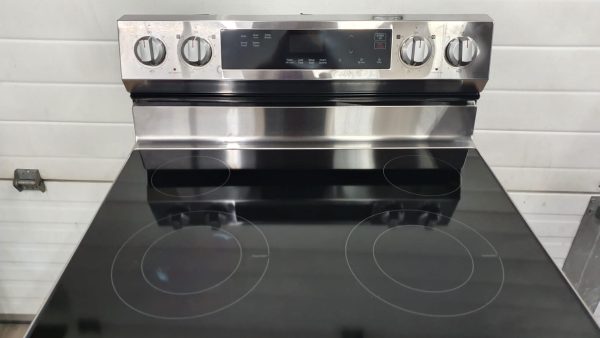 Used Less Than 1 Year Samsung Electrical Stove NE63A6111SS