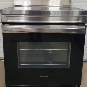 Used Less Than 1 Year Samsung Electrical Stove NE63A6111SS 5