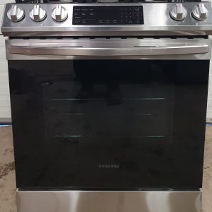 Used Less Than 1 Year Samsung NX60T8311SS Stove 4