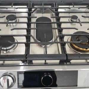Used Less Than 1 Year Samsung Propane Gas Stove NX60T8711SSAA 1