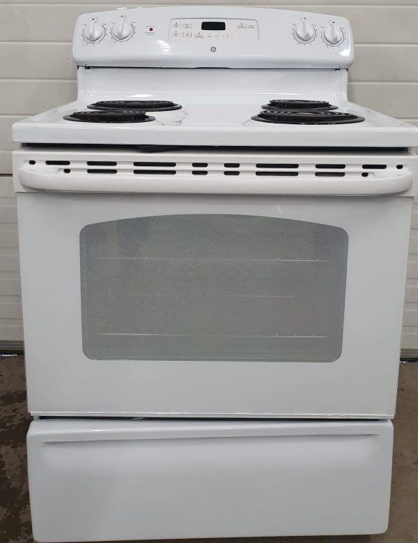 Used GE Electric Stove JCBP240DT2WW