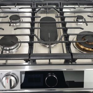 USED LESS THAN 1 YEAR SAMSUNG NATURAL GAS STOVE NX60T8711SSAA Range Slide In 3