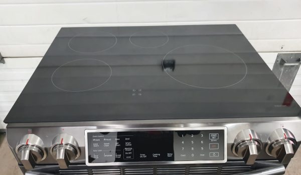 Used Less Than 1 Year Samsung Induction Stove NE58N9560WG/AC