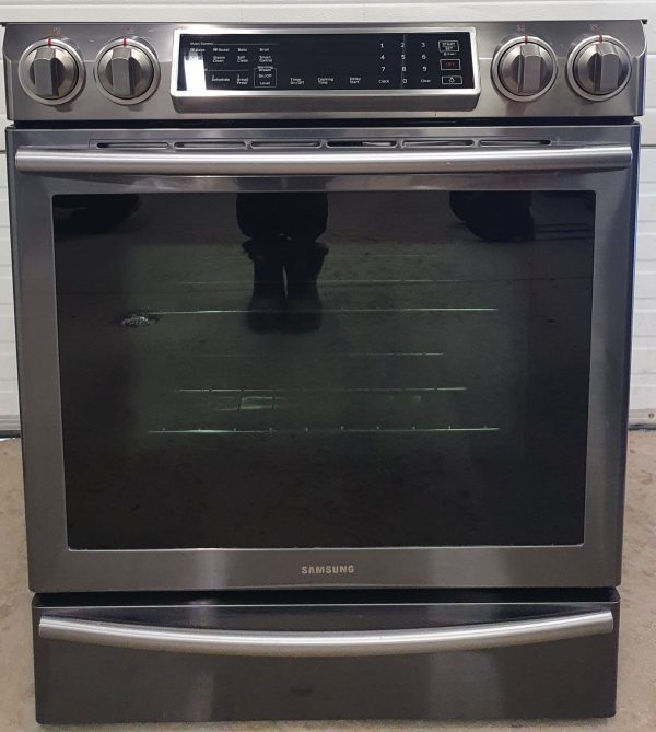 Used Less Than 1 Year Samsung Induction Stove NE58N9560WG/AC