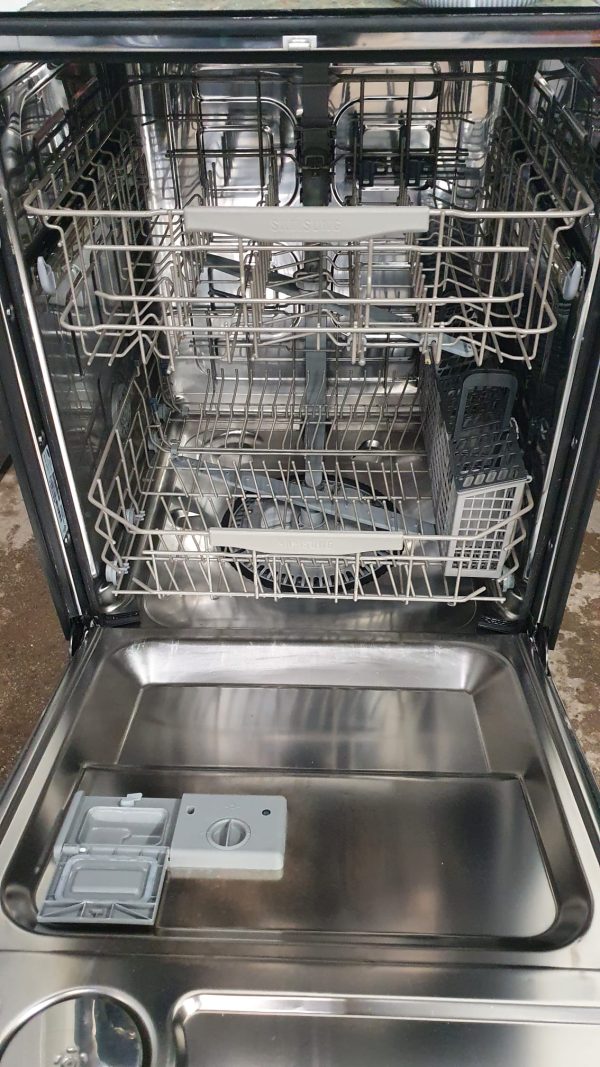 Used Samsung Dishwasher DW80F600UTS