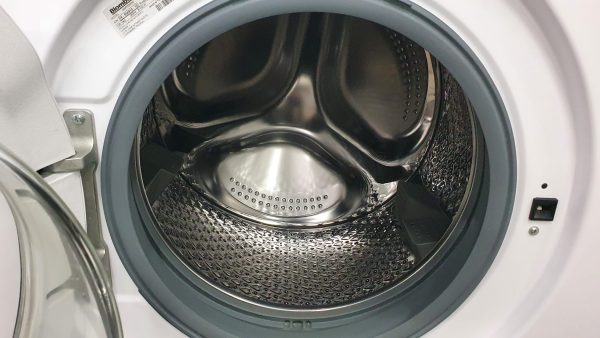 Used Less Than 1 Year Blomberg Washer WM72200W Apartment size