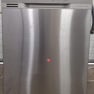 Used Less Than 1 Year Samsung Dishwasher DW80N3030US 3