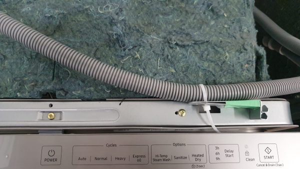 Used Less Than 1 Year Samsung Dishwasher DW80R2031US