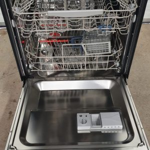 Used Less Than 1 Year Samsung Dishwasher DW80R5061US 1