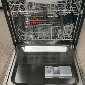 Used Less Than 1 Year Samsung Dishwasher DW80R5061US 8