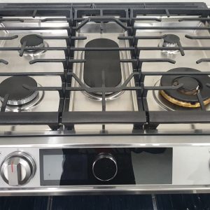 Used Less Than 1 Year Samsung Gas Stove NX60T8711SSAA 1