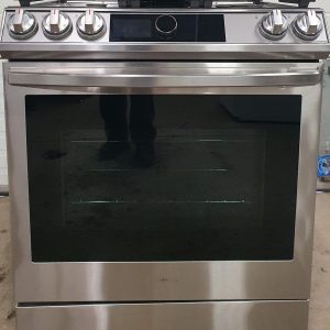 Used Less Than 1 Year Samsung Gas Stove NX60T8711SSAA 3 1
