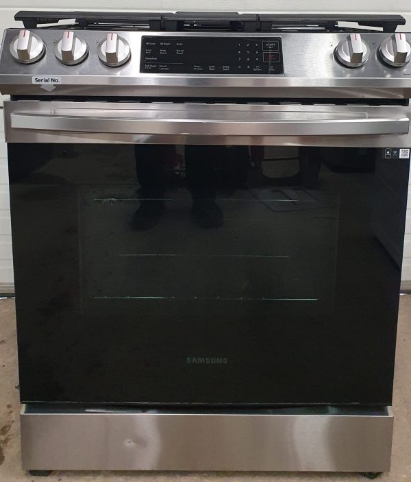 Used Less Then 1 Year! Samsung Gas Stove NX60T8311SS