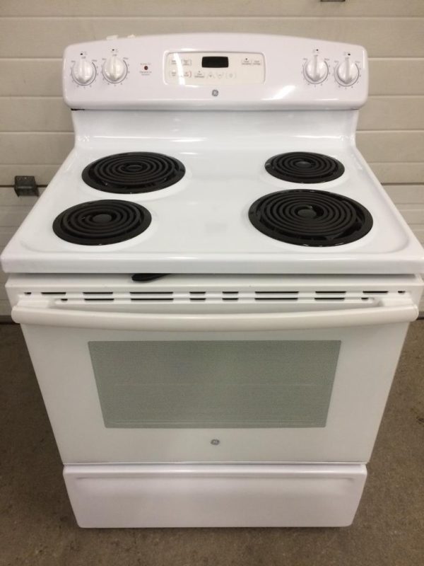 Used GE Electric Stove JCBP250DT1WW