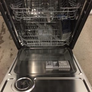 Used Less Than 1 Year Samsung Dishwasher DW80T5040US (3)