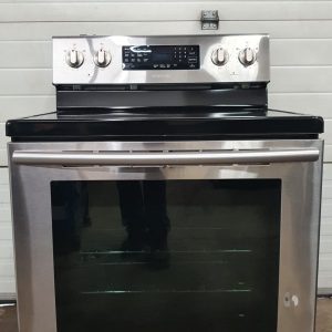 Used Less Than 1 Year Samsung Electric Stove NE59J3421SS 2