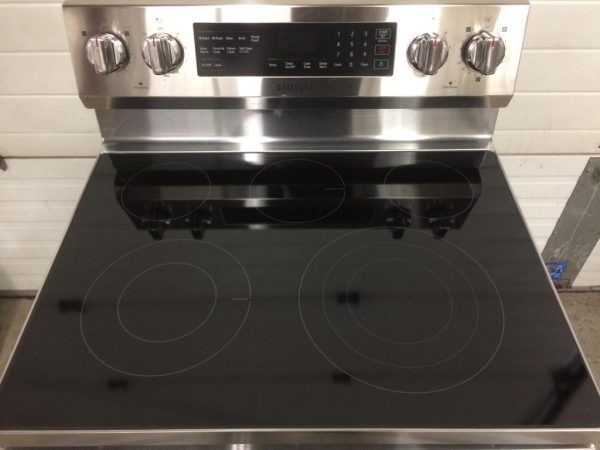 Used Less Than 1 Year Samsung Electric Stove NE59R6631SS