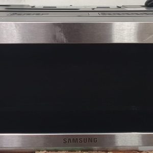 Used Less Than 1 Year Samsung microwave ME11A7710DS 2