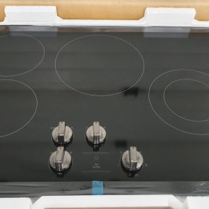 Open box Samsung NZ30R5330RK Electric Cooktop